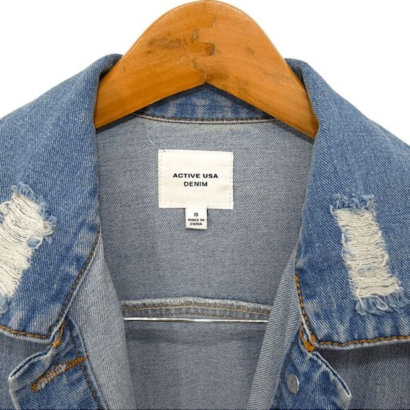 Denim Jacket Women’s Small Oversized Heavily Distressed Light Wash 100% Cotton - Picture 4 of 5